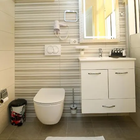 Noar Boutique Szálloda Vlora